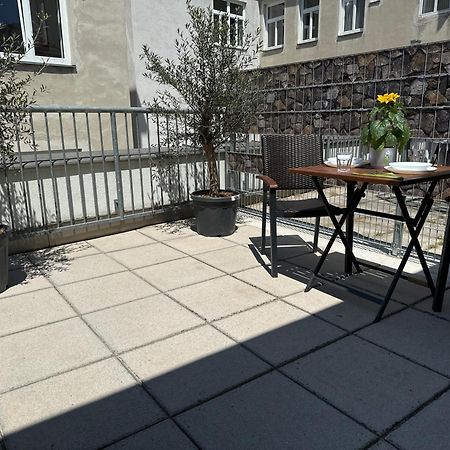 Klein Aber Fein Mit Terrasse Apartment Vienna Luaran gambar